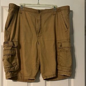 Lee Men's Cargo Shorts. Size 40 waist. Casual wear.